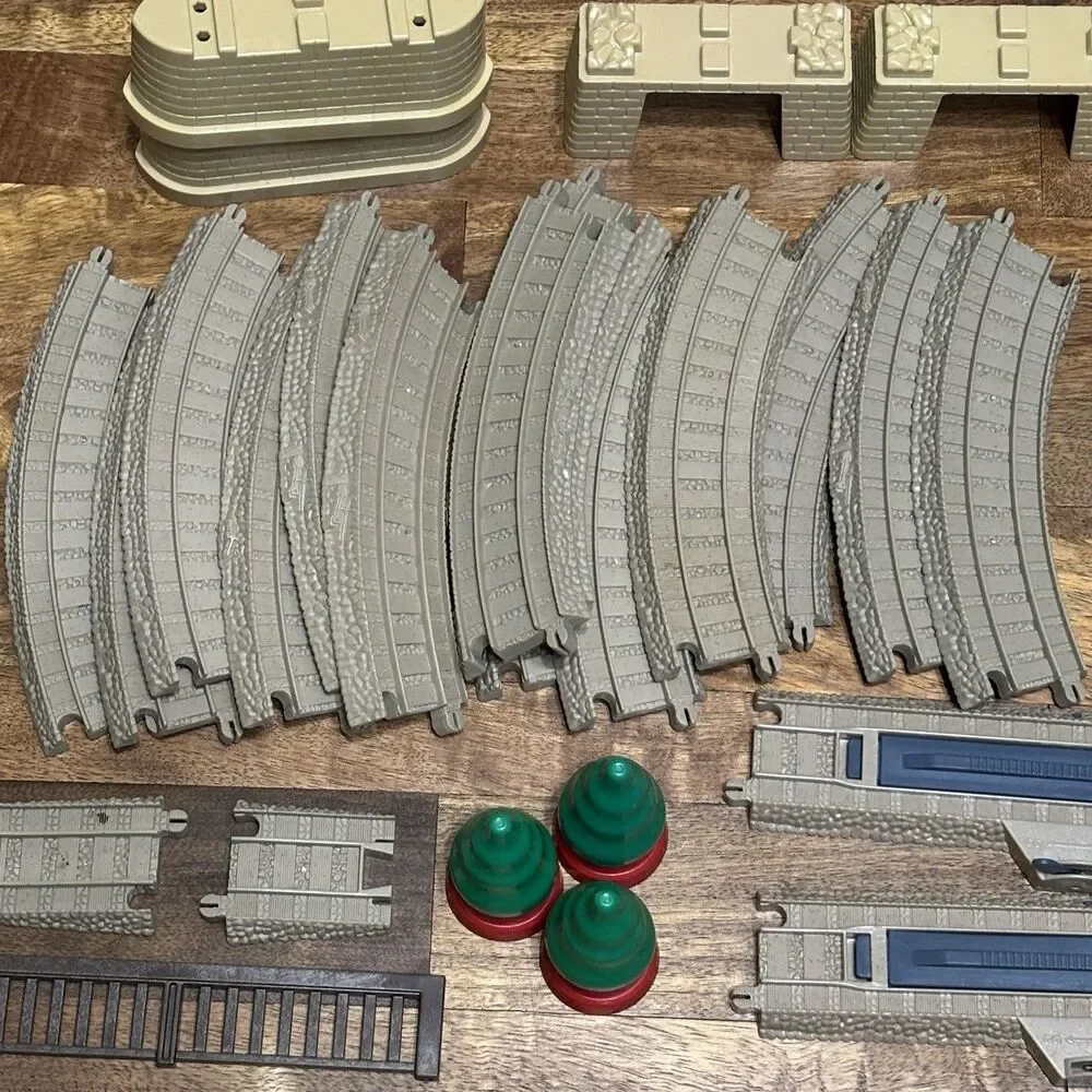 Lot 100 Pcs Thomas the Train Tracks Station Switches Gullane Hit Toy Trackmaster